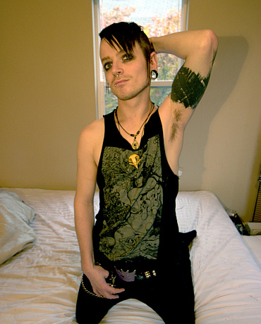 Tatted Emo Shows Us How He Does It